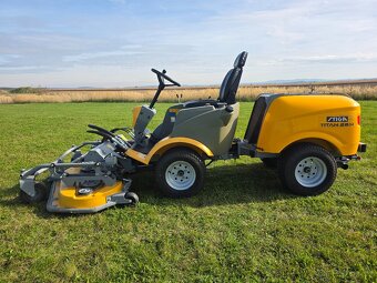 Zahradní traktor rider Stiga Titan 26 - AWD, DIESEL, 3-Válec - 2