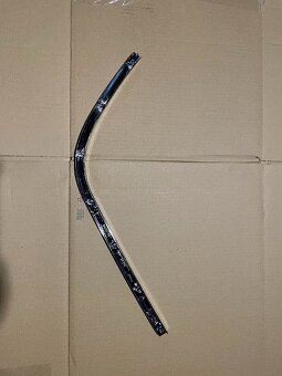 Chromová lišta pravá Piaggio Vespa - 2