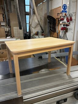 Masivní bukový stolek - 2