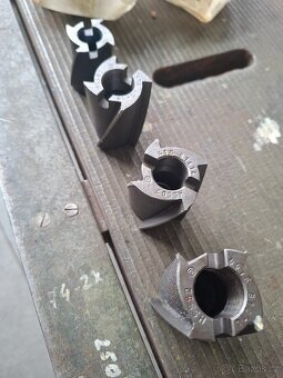 Výhrubník nástrčný - 2