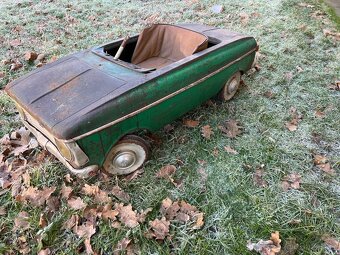 Šlapací moskvič - šlapací auto - retro - 2