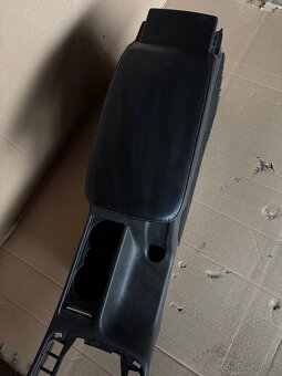 Loketní opěrka Superb 2 kožená - 2