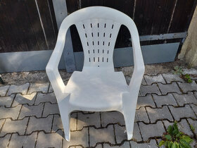 plastové židle - 2