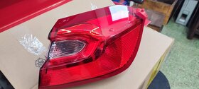 Ford Fiesta VII pravé zadní světlo - 2