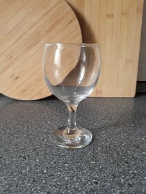 6 sklenic na vino - 2