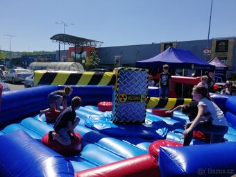 Rodeo býk a zábavné atrakce - 2