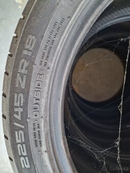 PENU NOKIAN 225/45 R18 - 2