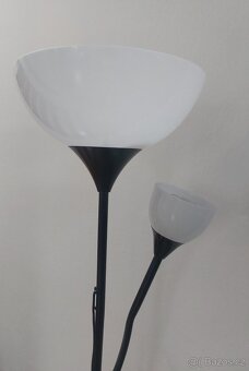 Prodám stojací lampu v dobrém stavu, plně funkční,výška 141c - 2