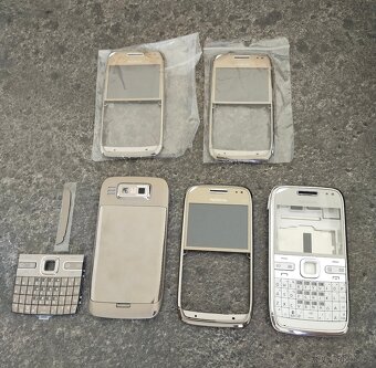 Nokia E72 kryty - 2