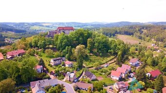 Prodej domu na jedinečném místě pod hradem Pecka, okr. Jičín - 2