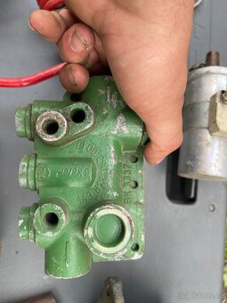 Prodám náhradní díly na traktor a zemědělskou techniku - 2