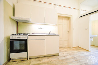 Pronájem cihlového bytu 2+1, 64m² v centru Uh. Hradiště - 2