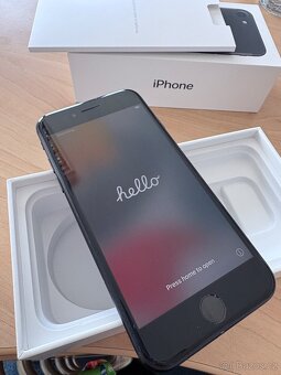 Apple iPhone 7 Black 32GB model A1778 - 2