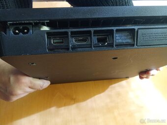 PS4 Slim - 2