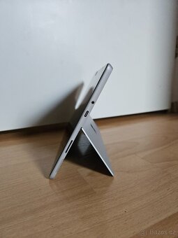 Microsoft Surface Go 3 + klávesnice, stylus, obal, nabíječky - 2