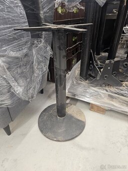 Kovové podnože - 2