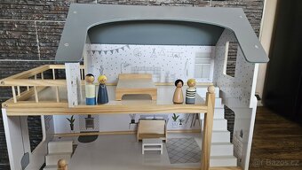 Domeček pro panenky - 2