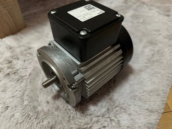 Nový elektromotor Emgr Das 63K 4-N1AB-1 - 2