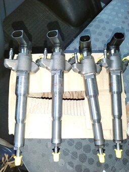 Vstřikovače Renault Master III biturbo 166000372R - 2