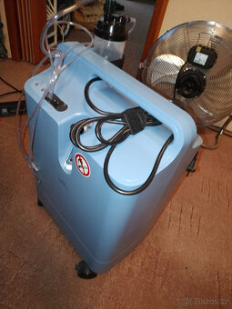 PHILIPS RESPIRONICS EVERFLO, Kyslíkový koncentrátor - 2