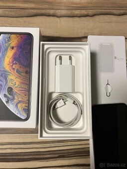 iPhone Xs 64 GB - 2