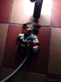 Nastenna lampička ve tvaru pinokia - 2