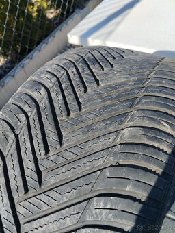 Celoroční pneu Hankook 235/35 r19 - 2