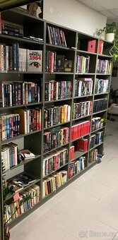Knihovna na prodej - 2
