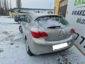Opel Astra J 1.6i16v r.v.2011 - 2