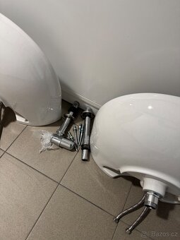 3x Umyvadlo s baterii a sifonem - 2