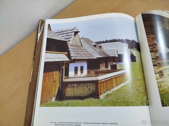 Drevené stavby na Slovensku--1983--Eugen Lazisťan, Ján Micha - 2