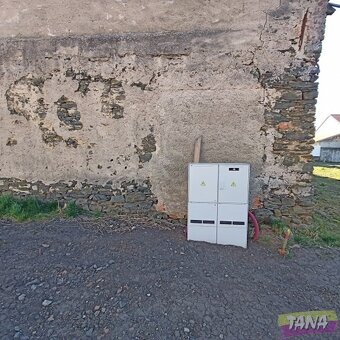 Prodej pozemku a stavby k adaptaci , 285 m2 - Dolní Chvatlin - 2