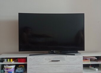 Samsung UE55KU6172U – 55" (140 cm) zakřivená 4K Smart TV - 2