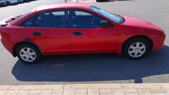 MAZDA 323 F BA 14P2 HATCHBACK červená 5-dveřová - 2