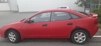 MAZDA 323 F BA 14P2 HATCHBACK červená 5-dveřová - 2