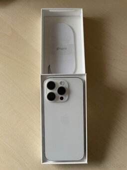 Apple iPhone 16 Pro 128 Gb bílý - 2