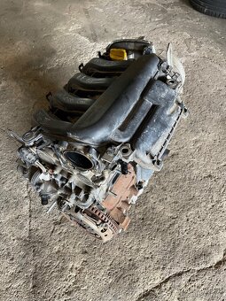 RENAULT MEGANE III 1.6 16V—-MOTOR K4M V 838 - 2