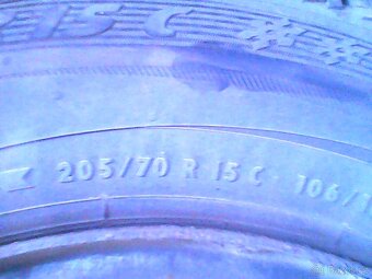 2x zimní pneu 205x70x15C - 2