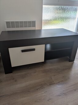 Tv stolík - 2