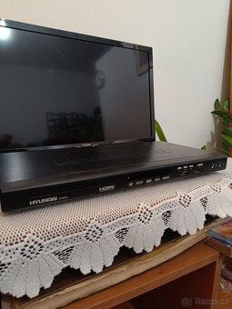 DVD přehrávač Hyundai DV5H835 USB, SD, HDMI, S-Video, SCART - 2
