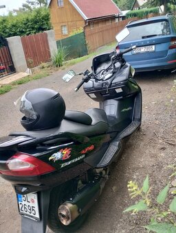 Suzuki Burgman 400 - 2