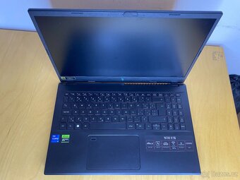Zánovní herní notebook Acer Nitro V 15 - Skvělý stav, v záru - 2