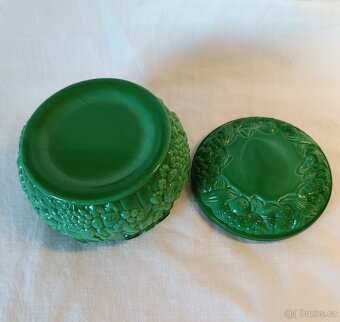 Stará dóza ze zeleného malachitového skla - 2