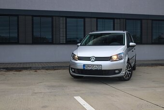 Volkswagen Touran 1.6 TDI Premium Comfortline - 2