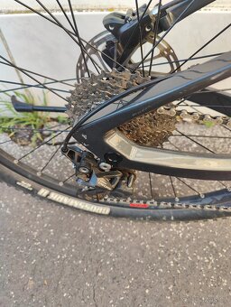 SAVA 27,5" DECK 9.3 vel. 17"/M karbon - 2