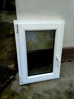Plastové okno 59 x ,84 cm, doprava - 2