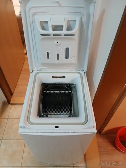 Pracka Indesit vrchni plneni - 2