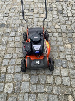 Nabízím k prodeji sekačku husqvarna - 2