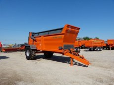 Rozmetadlo hnoje - chlévské mrvy - jednoosé - nosnost 10 tun - 2