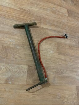 Hustilka , pumpička Škoda , příslušenství k veteránu - 2